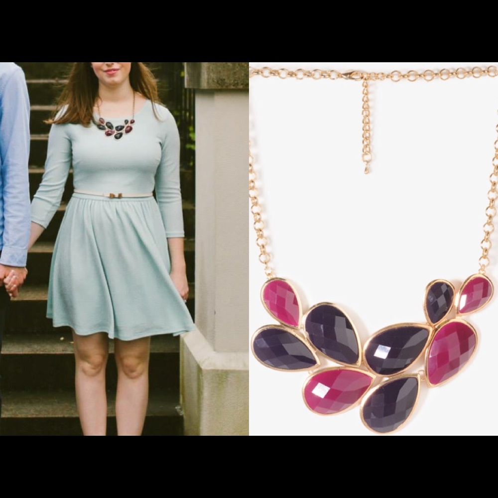 FREE w/ 2+ other items - Jewel Bib Necklace